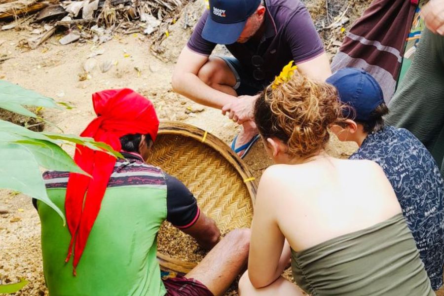 gem-minning-at-udawalawe.jpg